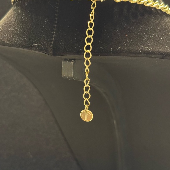 Talbots 3 D Flower Cluster Necklace, Earrings and Bracelet Set - Picture 4 of 5